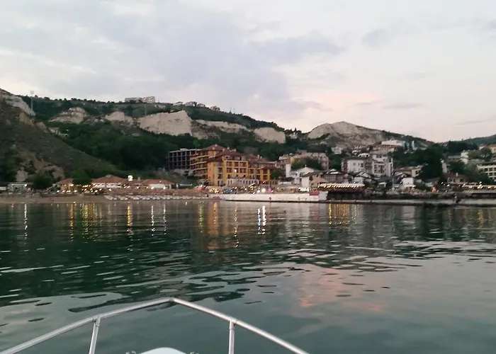 아파트 Supreme 발치크